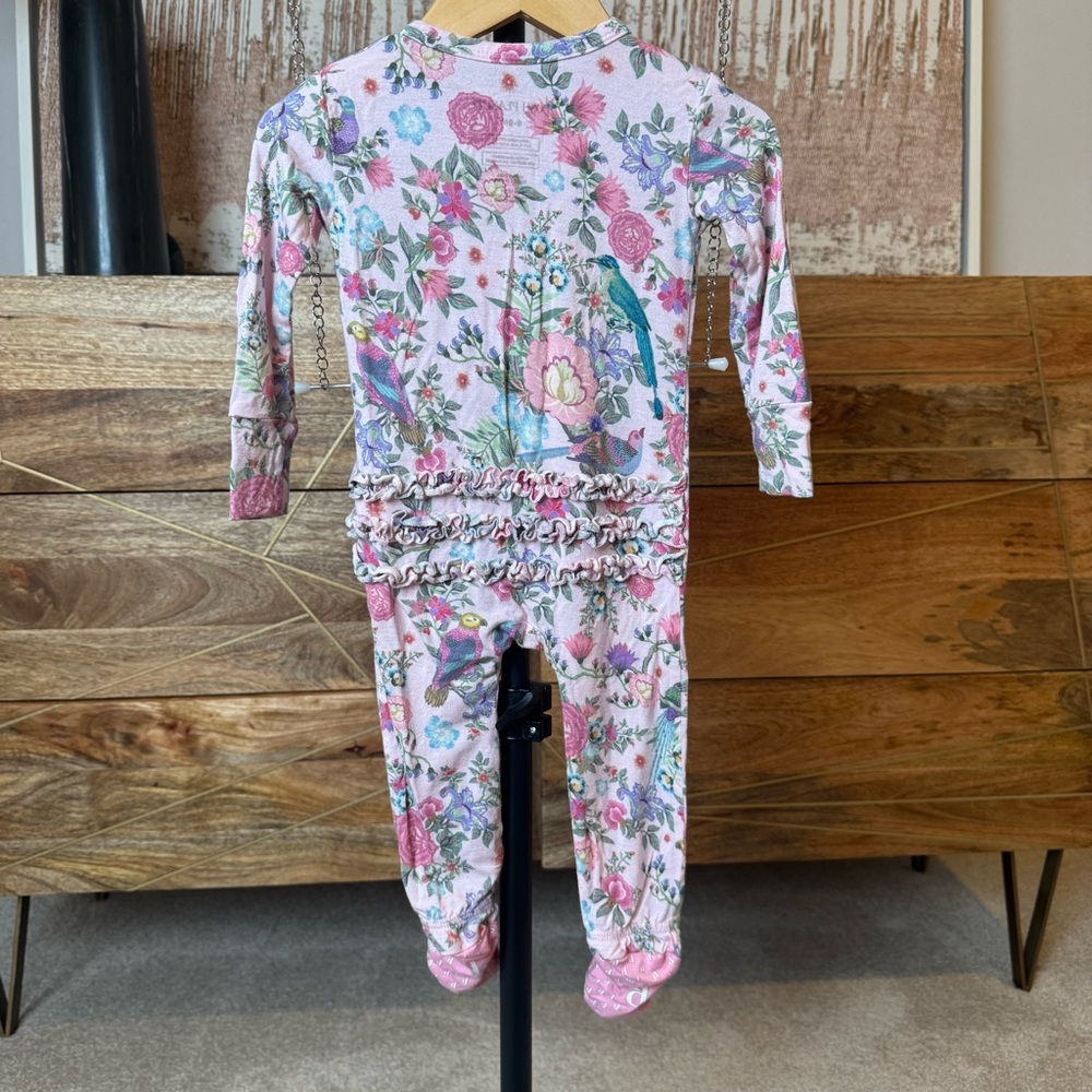 Posh Peanut Floral Ruffled Baby Bamboo Onesie 6-9 months - Picture 3 of 3